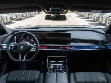 BMW Seria 7 G70 Sedan 3.0 40d 299KM 2025 BMW Seria 7 740d xDrive Sport Sedan 3.0 (299KM) 2025, zdjęcie 7