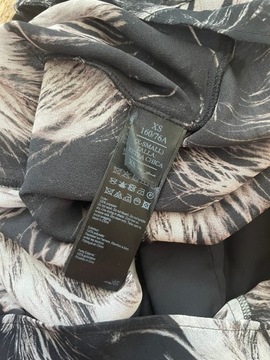 AllSaints czarna zwiewna sukienka wzory print kopertowa