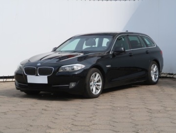 BMW Seria 5 F10-F11 Touring 520d 184KM 2011 BMW 5 520d, 181 KM, Navi, Klima, Klimatronic, zdjęcie 1