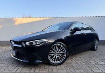 Mercedes CLA C118/X118 2022 Mercedes-Benz CLA Mercedes-Benz CLA 180 7G-DCT Edition 2022 1.3 Benzyna