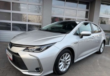 Toyota Corolla XII Sedan 1.8 Hybrid 122KM 2021 Toyota Corolla Kameraczujniki przod i tyl, salon Polska 1.8 Hybryda, zdjęcie 28