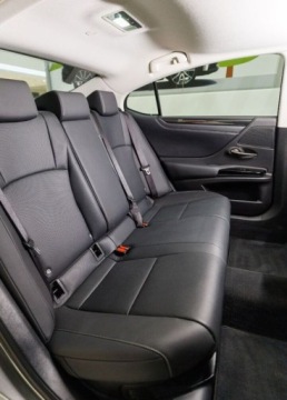 Lexus ES VII (XV70) Sedan Facelifting 300h 218KM 2024 Lexus ES 300h F Sport Dign 2.5 Hybryda 218KM, zdjęcie 15