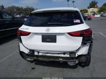 Mercedes GLA II 2021 Mercedes-Benz GLA Gla 250 2021 2.0 Benzyna 221KM, zdjęcie 3