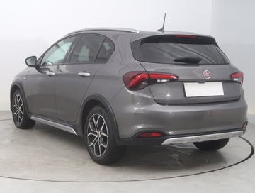Fiat Tipo II Hatchback Facelifting 1.6 MultiJet 130KM 2022 Fiat Tipo 1.6 MultiJet, Salon Polska, zdjęcie 3