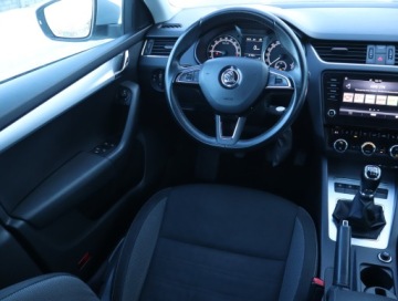 Skoda Octavia III Kombi Facelifting 2.0 TDI 150KM 2017 Skoda Octavia 2.0 TDI, Salon Polska, Serwis ASO, zdjęcie 6