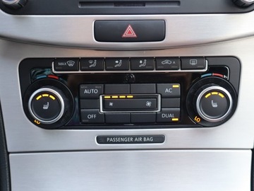 Volkswagen Passat B7 Variant 2.0 TDI CR DPF BlueMotion 170KM 2010 VW Passat 2.0 TDI, 167 KM, DSG, Klima, zdjęcie 12