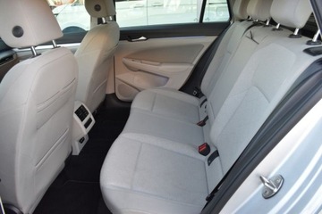 Volkswagen Golf VIII Variant 1.5 eTSI 150KM 2021 Volkswagen Golf Variant Variant 1.5TSI 150KM Pakiety LED ACC Podgrz.fotele, zdjęcie 28