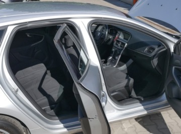 Volvo 2015 Volvo V40 115 koni Aut Ideał Spalanie 4l ON Ambiente 17” DVD parktroniki, zdjęcie 9