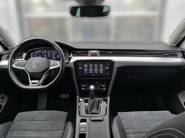 Volkswagen Passat B8 Variant Facelifting 2.0 TDI SCR 200KM 2022 Volkswagen Passat 2.0TDI 200KM 4Motion Elegance DS, zdjęcie 5
