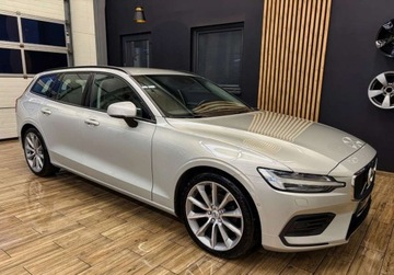 Volvo V60 I Kombi Facelifting 2.0 D4 DRIVE-E 190KM 2018 Volvo V60 D4 190KM SKORA virtual cockpit BLIS BEZWYPADKOWY gwarancja, zdjęcie 4