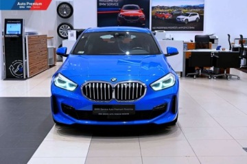 BMW Seria 1 F40 2021 BMW Seria 1 118iM Kierownica SkorzanaFotel SportowyReflektor LEDModel M Sp, zdjęcie 1