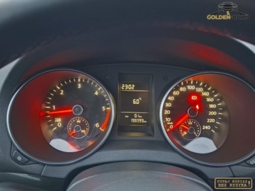 Volkswagen Golf VI Hatchback 5d 1.6 TDI-CR DPF BlueMotion 105KM 2010 Volkswagen Golf 1,6 TDI 105 KM klima elektryka pdc alu oplacony 1.6 Diesel, zdjęcie 14