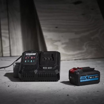 Быстрое зарядное устройство Erbauer 18 В.