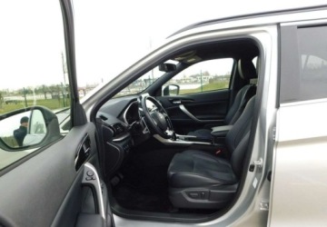 Mitsubishi Eclipse Cross SUV PHEV 2.4 188KM 2022 Mitsubishi Eclipse Cross 2,4 PHEV z Gwarancja Model 2023r 2.4 188KM, zdjęcie 14