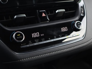 Toyota Corolla XII 2021 Toyota Corolla 2.0 Hybrid, Salon Polska, zdjęcie 15