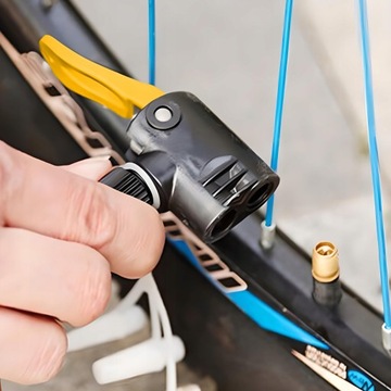 МОЩНЫЙ ДВУХПОРШНЕВЫЙ АВТОМОБИЛЬНО-ВЕЛОСИПЕДНЫЙ НАСОС НА НОЖКАХ