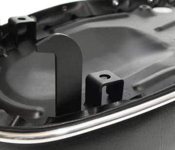 Сиденье WSK 125 175 B3, черное, полоса гладкая