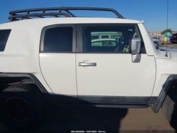 Toyota FJ Cruiser 2013 Toyota FJ 2013 r., 4,0L 4.0 Benzyna 260KM, zdjęcie 13