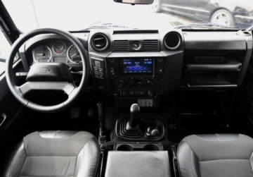 Land Rover Defender III 90 Station Wagon 2.2 TD4 122KM 2013 Land Rover Defender Faktura VAT 23 2.2 Diesel 122KM, zdjęcie 4