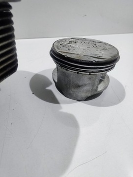 Цилиндровый поршень Suzuki DR 750 Big DR750