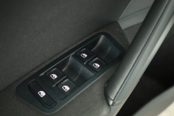 Volkswagen Golf VII Hatchback 3d Facelifting 1.0 TSI 85KM 2019 VW Golf 1.0 TSI, Salon Polska, Klima, Parktronic, zdjęcie 15