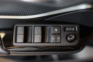 Toyota C-HR I Crossover Facelifting 1.8 Hybrid 122KM 2023 Toyota C-HR 1.8 Hybrid Style 1.8 Hybryda 122KM, zdjęcie 33