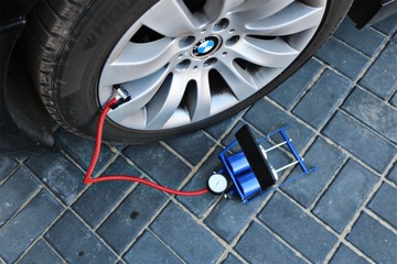 ДВУХПОРШНЕВОЙ АВТОМОБИЛЬНЫЙ ВЕЛОСИПЕДНЫЙ НОЖНОЙ НАСОС С МАНОМЕТРОМ TUV + ФИТИНГИ