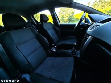 Peugeot 207 Hatchback 5d 1.4 VTi 95KM 2009 Peugeot 207 Peugeot 207 1.4 Benzyna 95KM, zdjęcie 10
