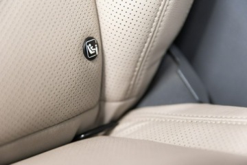 Land Rover Defender IV (L663) Hard Top 90 3.0D R6 250KM 2023 Land Rover Defender 110 3.0D 250KM. Salon PL. FV., zdjęcie 32