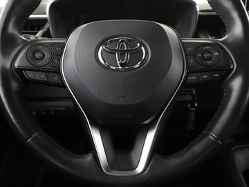 Toyota Corolla XII Hatchback 1.2 Turbo D-4T 116KM 2019 Toyota Corolla Historia serwisowa ASO navi Kamera, zdjęcie 20