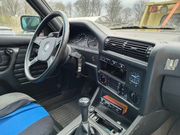 BMW Seria 3 E30 Sedan 318 i 113KM 1988 BMW 318 1988 r. autko do odbudowy, zdjęcie 8