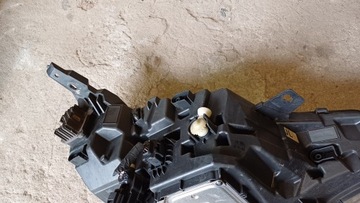 RENAULT ARKANA SVĚTLO LEVÝ PŘEDNÍ 260602566R