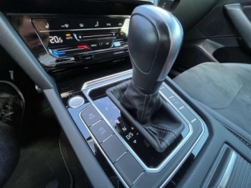 Volkswagen Arteon Fastback Facelifting 2.0 TSI 190KM 2022 Volkswagen Arteon Shooting Brake Podgrzewane foteleLEDKeyLessElektryczna K, zdjęcie 24