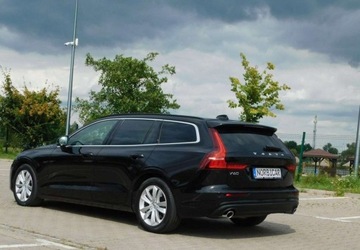 Volvo V60 II  2021 Volvo V60 z Gwarancja Bezwypadkowy Model 2022r 2.0 Benzyna 197KM, zdjęcie 2