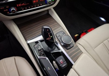 BMW Seria 5 G30-G31 Limuzyna 520d 190KM 2017 BMW Seria 5 520d xDrive 190 KM G30 2017 2.0 Diesel 190KM, zdjęcie 15