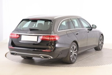 Mercedes Klasa E W213 Kombi Plug-in Facelifting 2.0 E300de 306KM 2020 Mercedes E E 300 de, 301 KM, Automat, Skóra, Navi, zdjęcie 4