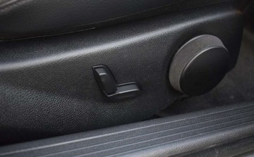 Mercedes Klasa C W204 Limuzyna Facelifting 180 CDI BlueEFFICIENCY 120KM 2011 Mercedes-Benz Klasa C Mercedes-Benz Klasa C 180 CDI 7G-TRONIC Avantgarde E, zdjęcie 28