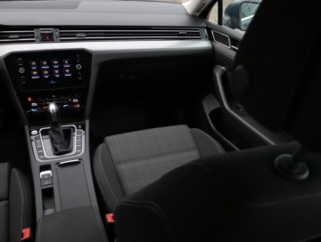 Volkswagen Passat B8 Limousine Facelifting 2.0 TDI SCR 150KM 2021 VW Passat 2.0 TDI, Salon Polska, Automat, Navi, zdjęcie 7