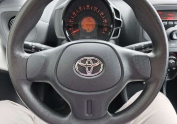Toyota Aygo II Hatchback 3d Facelifting 1.0 VVT-i 72KM 2019 Toyota Aygo Toyota Aygo 1.0 VVT-i X Comfort 72KM 2019 Benzyna 72KM, zdjęcie 10