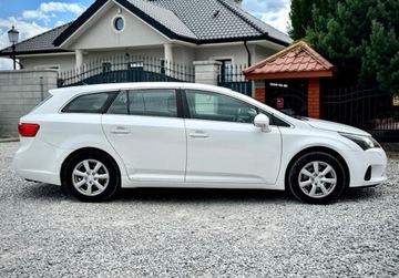 Toyota Avensis III Wagon Facelifting 1.8 Valvematic 147KM 2014 Toyota Avensis 1.8 benzyna 147KM LIFT po serwisie bezwypadkowy 1.8 Benzyna, zdjęcie 26