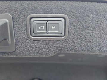 Audi A8 D5 Sedan Facelifting 3.0 55 TFSI 340KM 2023 Audi A8 pneumatyka, panoramiczny dach, kamery 360, BO, head up 3.0 Benzyna, zdjęcie 34