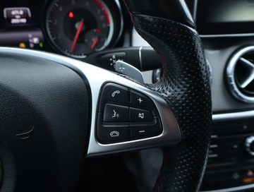 Mercedes CLA C117 Shooting Brake 1.6 180 122KM 2015 Mercedes CLA 180, Automat, Skóra, Navi, Xenon, zdjęcie 15