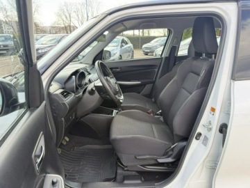 Suzuki Swift VI Hatchback 1.2 DualJet 90KM 2017 Suzuki Swift 1,2 benzyna 90KM, zdjęcie 4