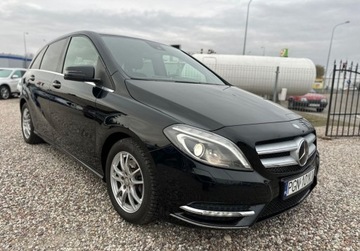Mercedes Klasa B W246 Sports Tourer 200 BlueEFFICIENCY 156KM 2015 Mercedes-Benz Klasa B Zarejestrowany,Automat,Xenon 1.6 Benzyna 156KM
