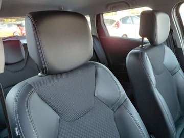 Renault Clio IV Grandtour  1.5 dCi 90KM 2016 Renault Clio Lift Full LED Klimatronik Navi Sensor 1.5 Diesel 90KM, zdjęcie 14