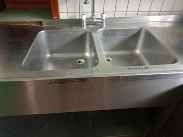 Stół z 2 zlewami i miejscem pod zmywarkę 210x70