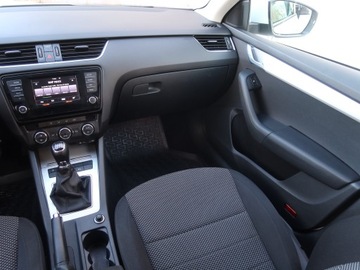 Skoda Octavia III Kombi 2.0 TDI CR DPF 150KM 2015 Skoda Octavia 2.0 TDI, Salon Polska, Serwis ASO, zdjęcie 7