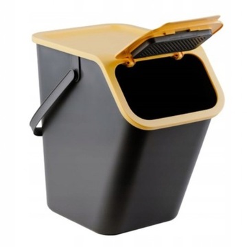 3 контейнера для сортировки мусора