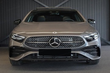 Mercedes Klasa A W177/V177 Sedan Plug-In Facelifting 1.3 250e 218KM 2023 MERCEDES-BENZ A Klasa 250 e AMG Line 1.3 (218KM) 2023, zdjęcie 1