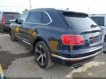 Bentley Bentayga 2019 Bentley Bentayga V8, 2019r., 4x4, 4.0L 4.0 Benzyna 542KM, zdjęcie 2